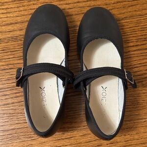 Capezio Black Girls' Mary Jane Dress Shoes with Buckle Strap